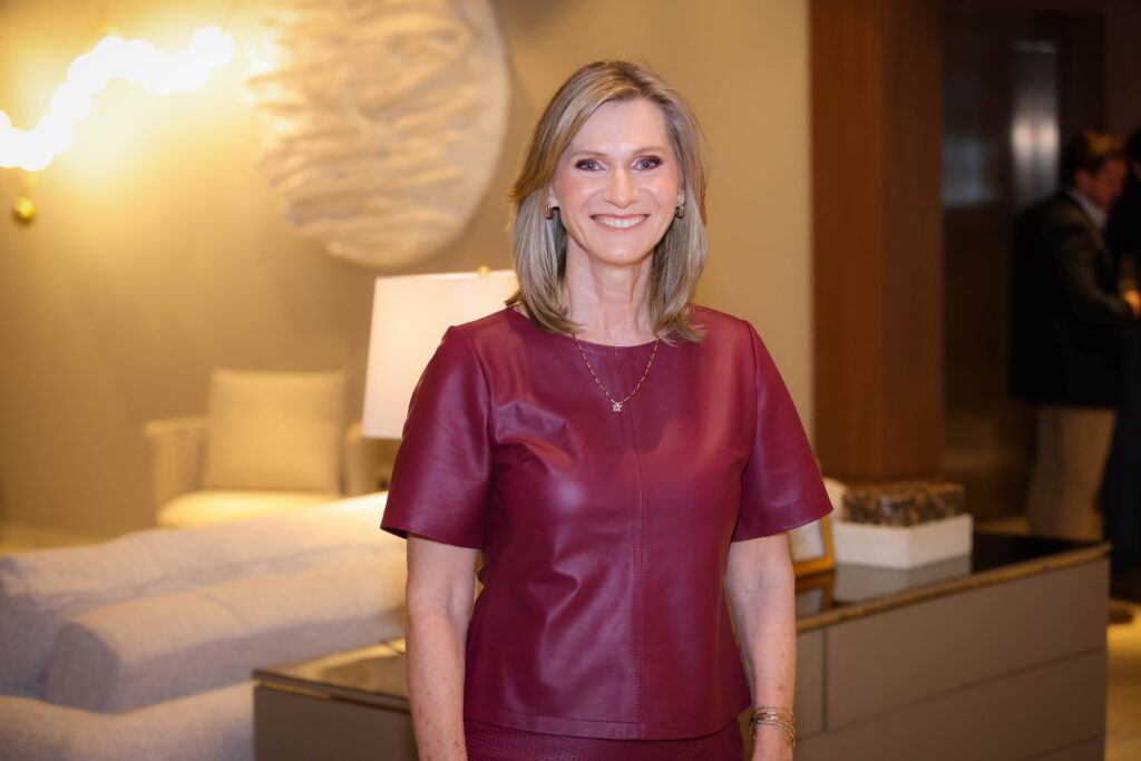 Breton recebe Larissa Perna | Crédito: Rafael Cautella