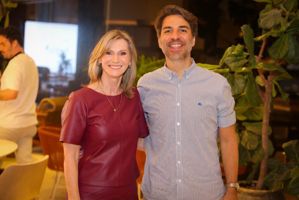 Breton recebe Larissa Perna | Crédito: Rafael Cautella