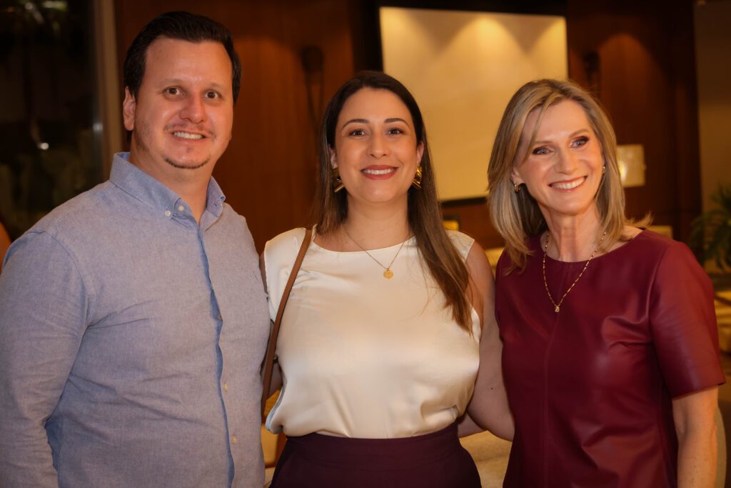 Breton recebe Larissa Perna | Crédito: Rafael Cautella