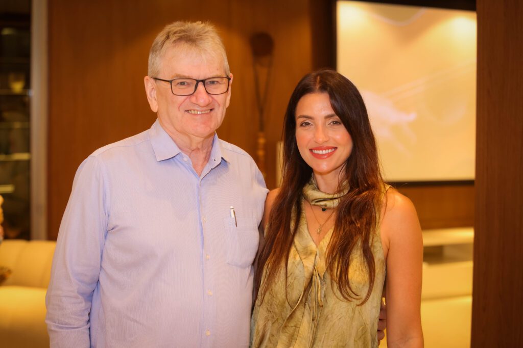 Breton recebe Larissa Perna | Crédito: Rafael Cautella