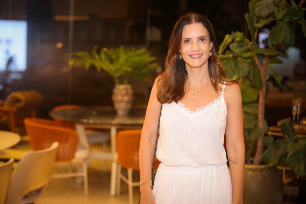 Breton recebe Larissa Perna | Crédito: Rafael Cautella