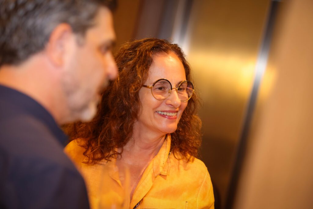 Breton recebe Larissa Perna | Crédito: Rafael Cautella