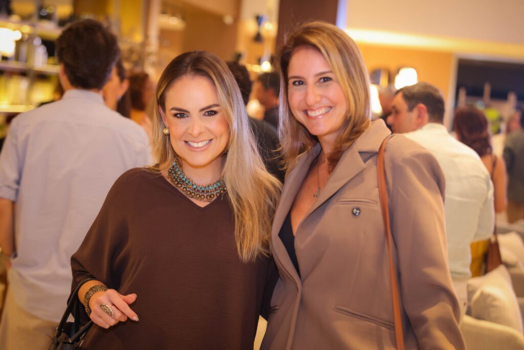 Breton recebe Larissa Perna | Crédito: Rafael Cautella