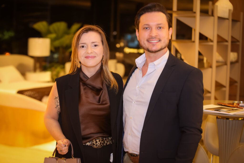 Breton recebe Larissa Perna | Crédito: Rafael Cautella