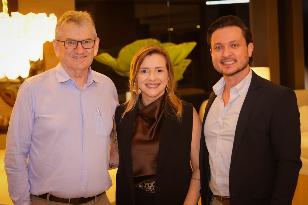 Breton recebe Larissa Perna | Crédito: Rafael Cautella