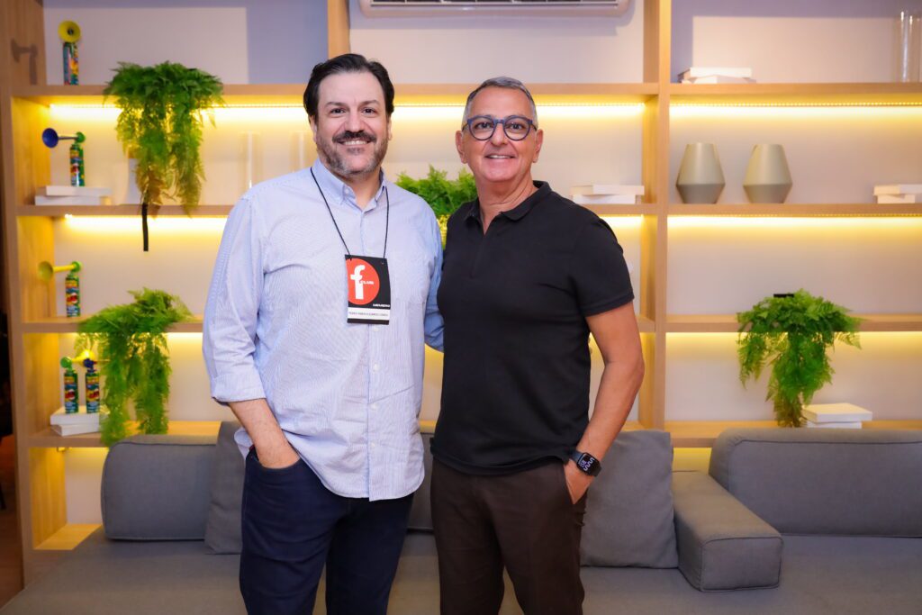 Gravação de podcast do Grupo First com Adilson Haddad | Crédito: Rafael Cautella