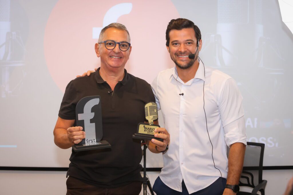 Gravação de podcast do Grupo First com Adilson Haddad | Crédito: Rafael Cautella