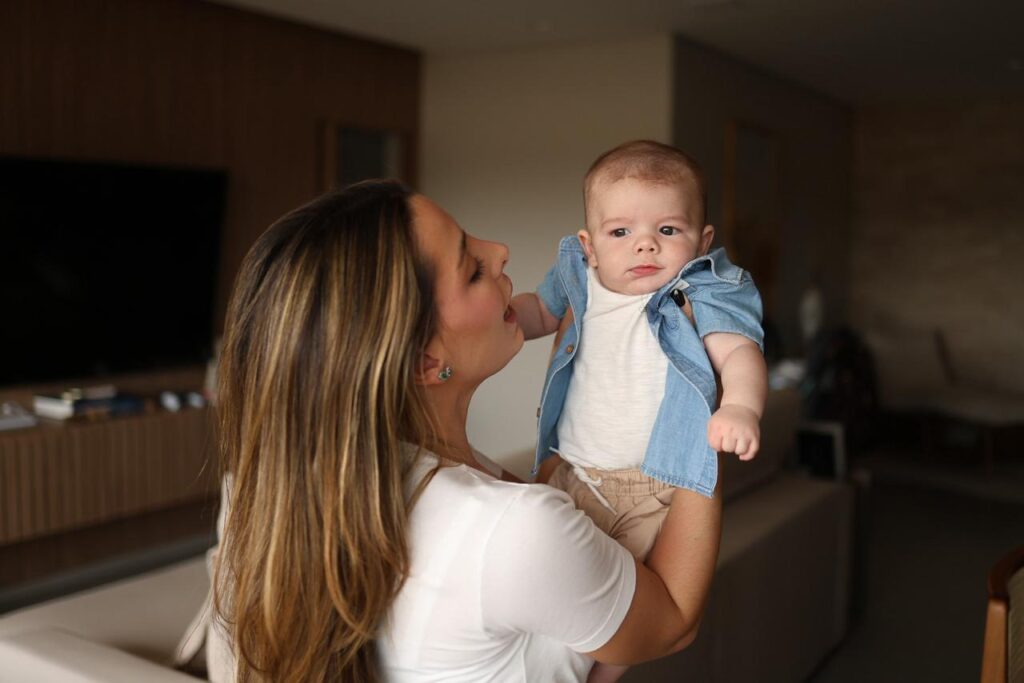 Zumm Review traz dicas para enxoval de bebês segundo Júlia Cambra