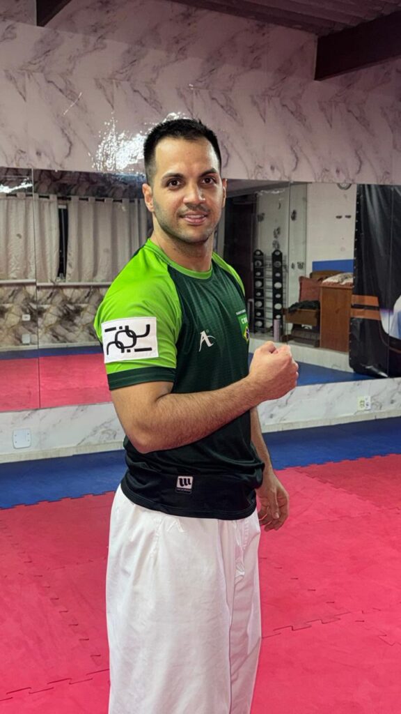 Christian Tavares conquistou a medalha de bronze no Kata por Equipes no Campeonato Sul-Americano de Karatê | Crédito: Divulgação