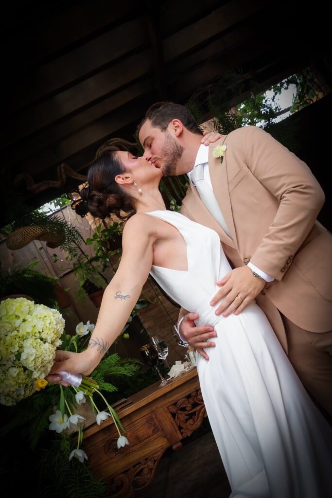 Casamento de Neto Costa e Soraia Haddad Daolio no Amici di Tullio | Crédito: Rafael Cautella