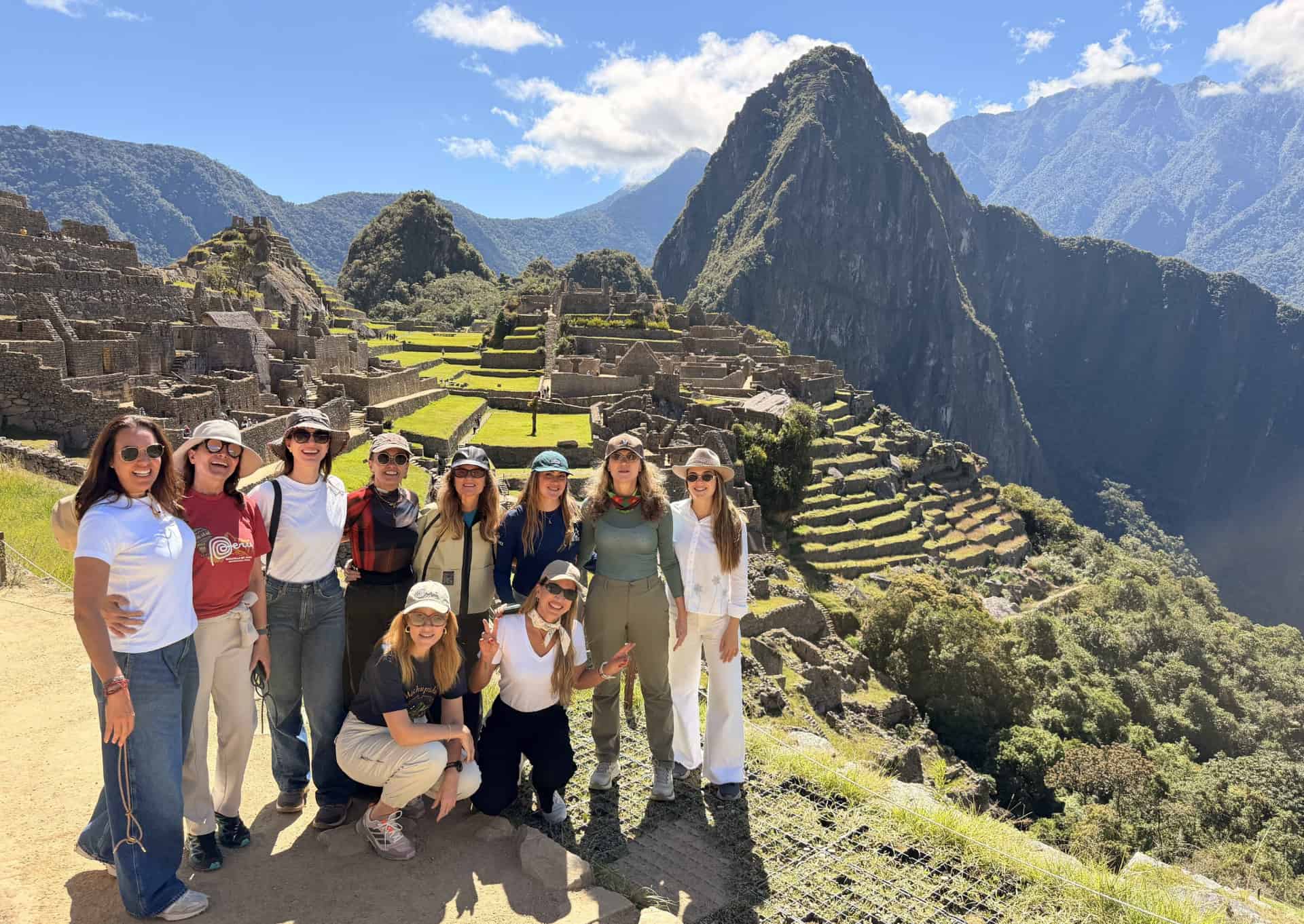 Marina Kocourek e Salma Tannure se unem para compartilhar a experiência de organizar uma viagem para mulheres com destino a Meia Maratona de Lima