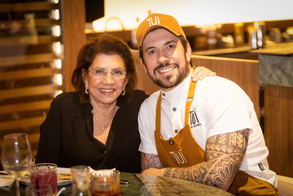 Cadu Evangelisti completa ‘trilogia’ na cozinha do Tui Restaurante | Crédito: Larissa Perna