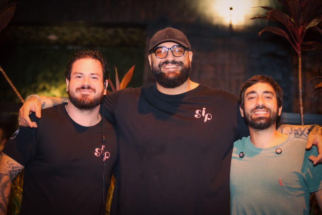 Cadu Evangelisti cozinha no SIP Tapas Bar | Crédito: Rafael Cautella