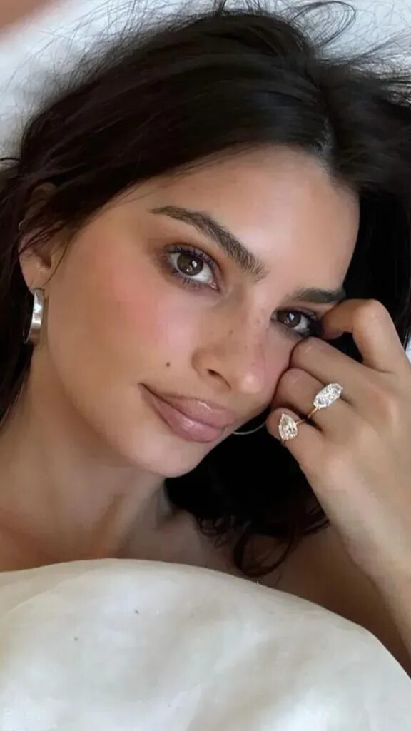 Anel de divórcio da modelo Emily Ratajkowski | Créditos: reprodução das redes sociais