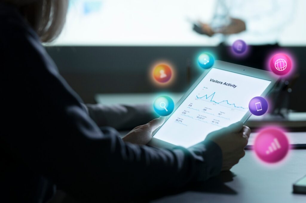 Anúncios nas redes sociais | Crédito: Freepik