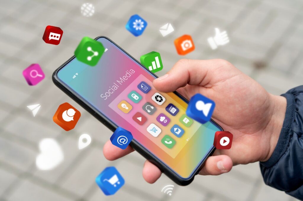 Anúncios nas redes sociais | Crédito: Freepik