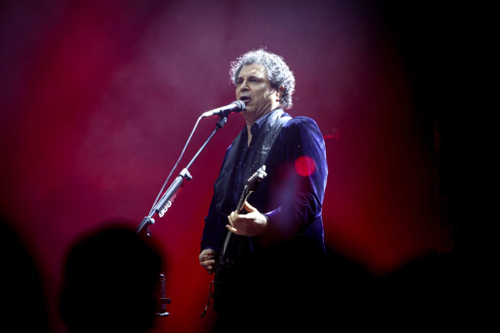 Frejat com Barão Vermelho no Multiplan Hall | Crédito: Rafael Cautella