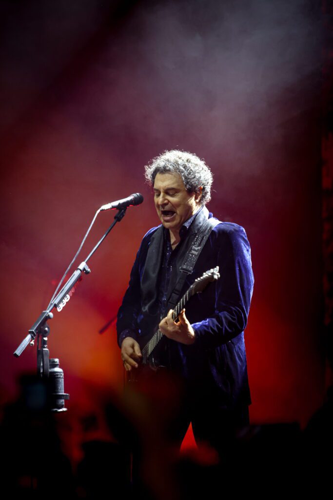 Frejat com Barão Vermelho no Multiplan Hall | Crédito: Rafael Cautella