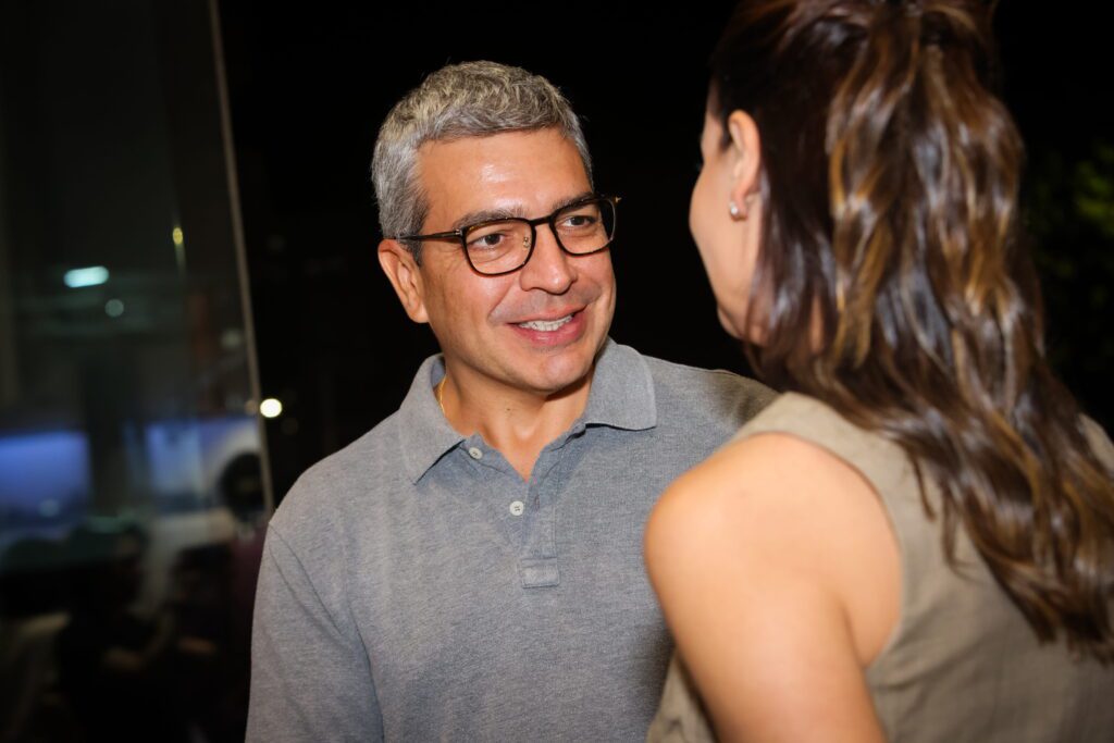 Dennis Wang participa de encontro na Porsche | Crédito: Rafael Cautella