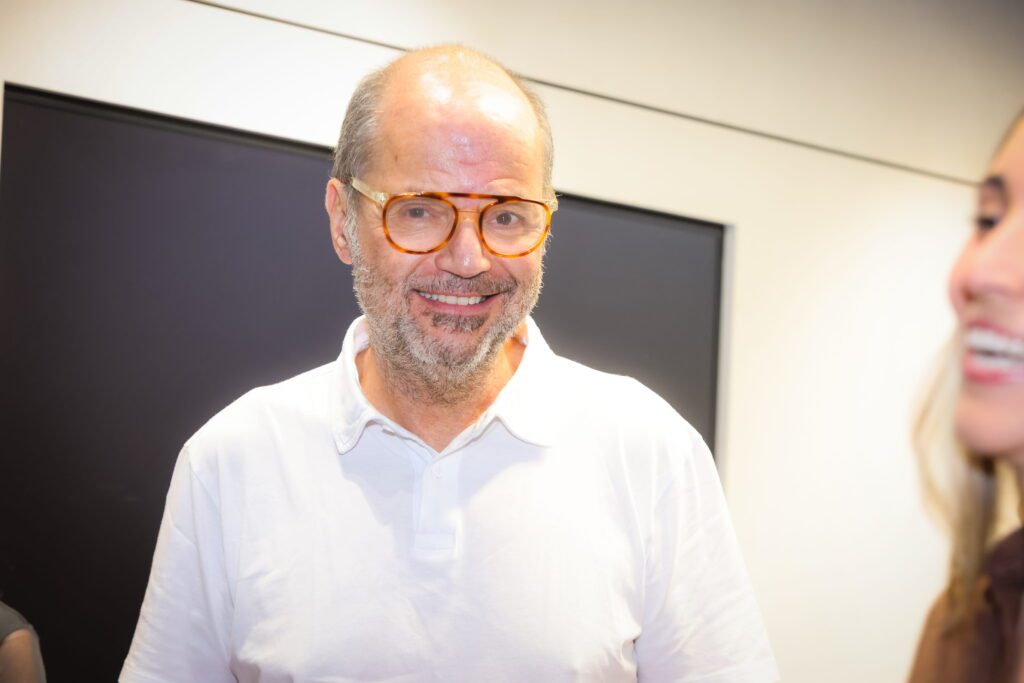 Dennis Wang participa de encontro na Porsche | Crédito: Rafael Cautella
