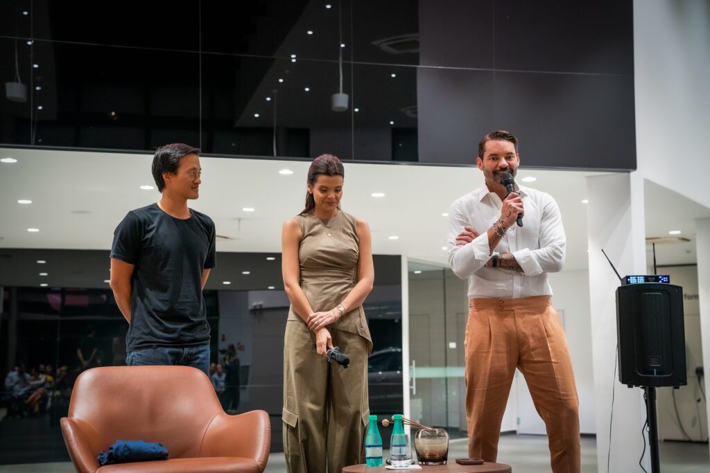 Dennis Wang participa de encontro na Porsche | Crédito: Vitorio Pagliuso