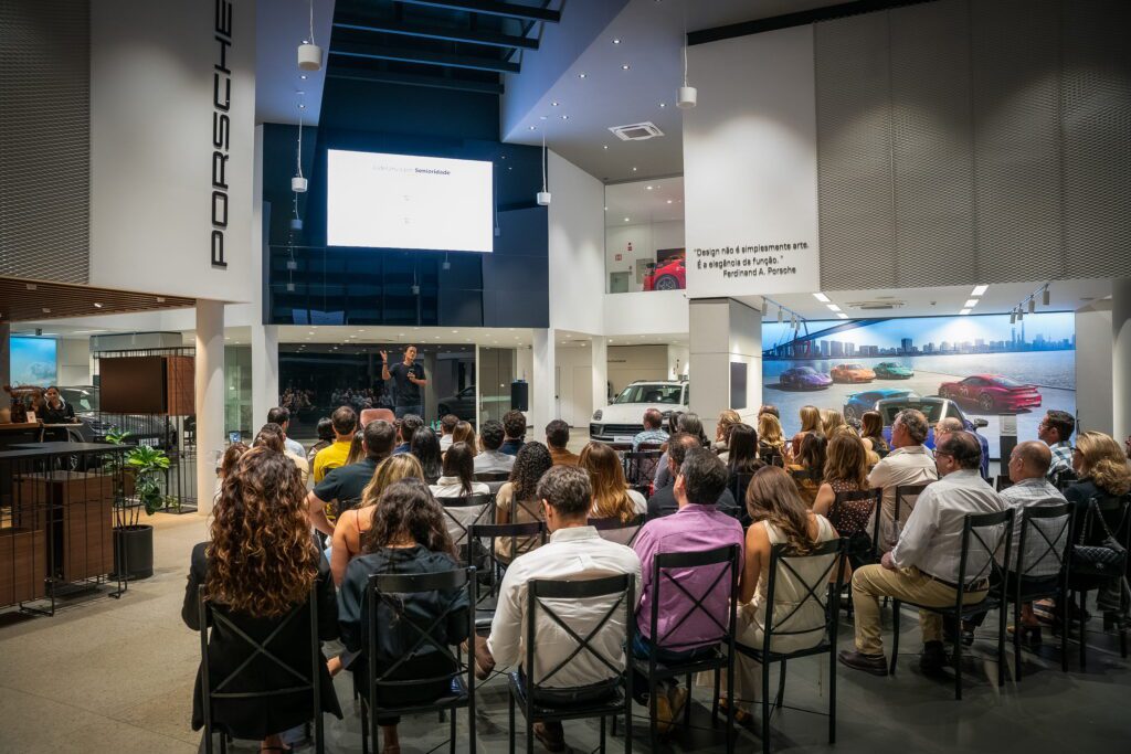 Dennis Wang participa de encontro na Porsche | Crédito: Vitorio Pagliuso