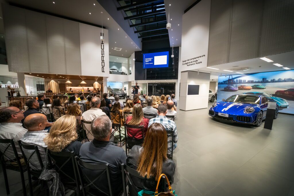 Dennis Wang participa de encontro na Porsche | Crédito: Vitorio Pagliuso