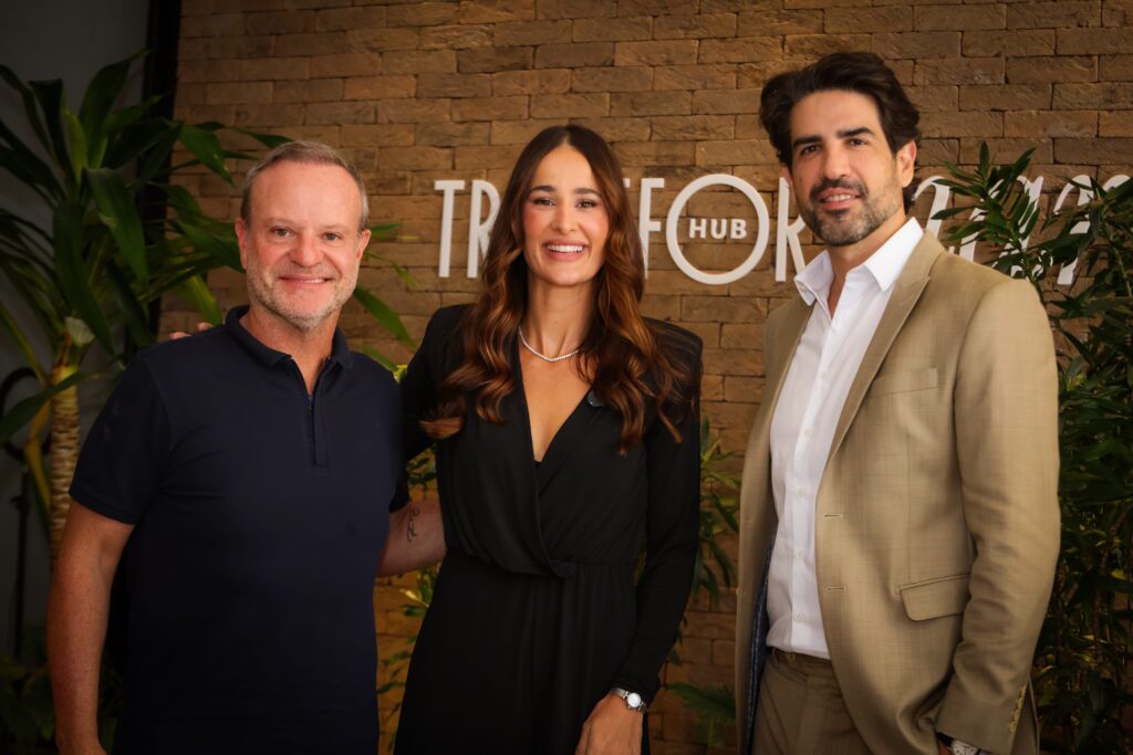 Rubens Barrichello, Alexandra Casoni e Antonio Melo | Crédito: Rafael Cautella