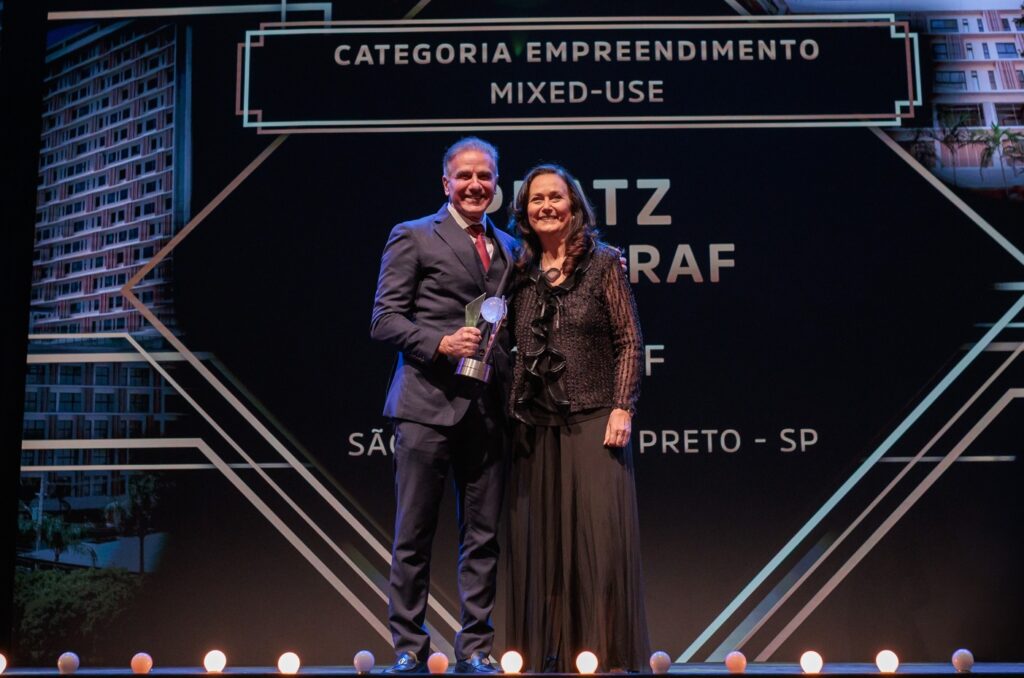 Olavo Tarraf no "Oscar" do mercado imobiliario 2026 | Crédito: Divulgação