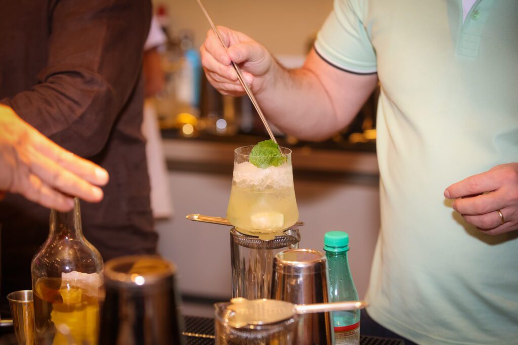 Workshop de drinks na Breton | Crédito: Rafael Cautella
