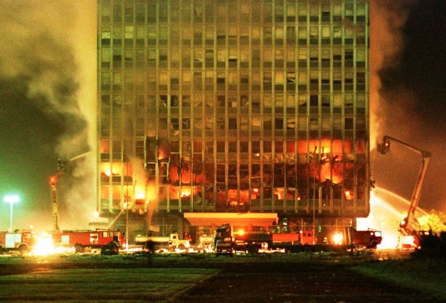 Prédio bombardeado em Belgrado (Sérvia): Reprodução da internet