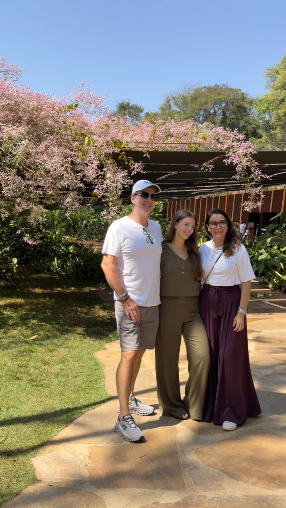 Maura Robusti e família no Instituto Inhotim | Crédito: Arquivo pessoal Maura Robusti