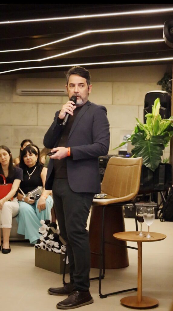Ornare promove talk com o jornalista Fabiano Mazzei na CASACOR | Crédito: Divulgação Ornare