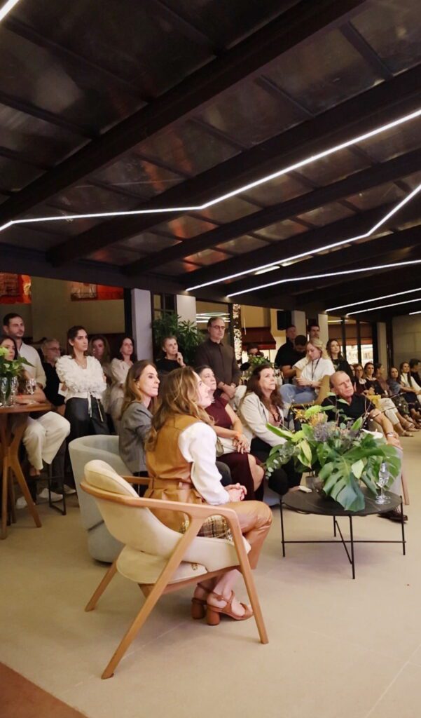 Ornare promove talk com o jornalista Fabiano Mazzei na CASACOR | Crédito: Divulgação Ornare