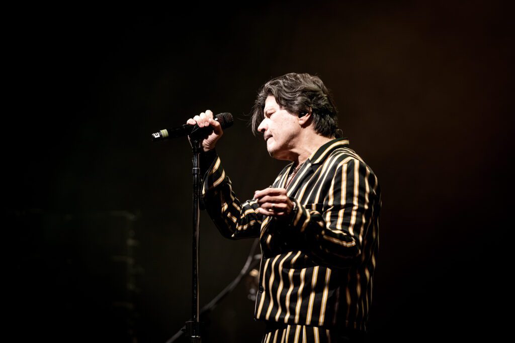 Paulo Ricardo no show da turnê "Reiventar" no Multiplan Hall | Crédito: Larissa Canhas