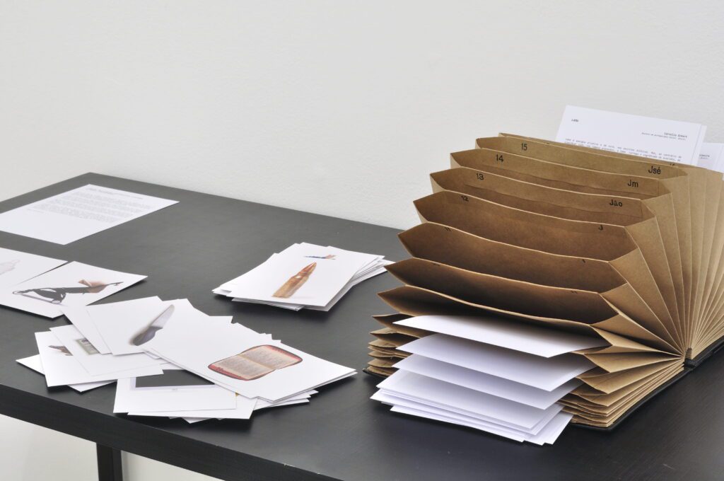 Andréa Eichenberger integra a mostra Arde Outra Vez, que reúne artistas cujos trabalhos enfrentaram diferentes formas de violência, censura, silenciamento e impedimento | Crédito: Divulgação