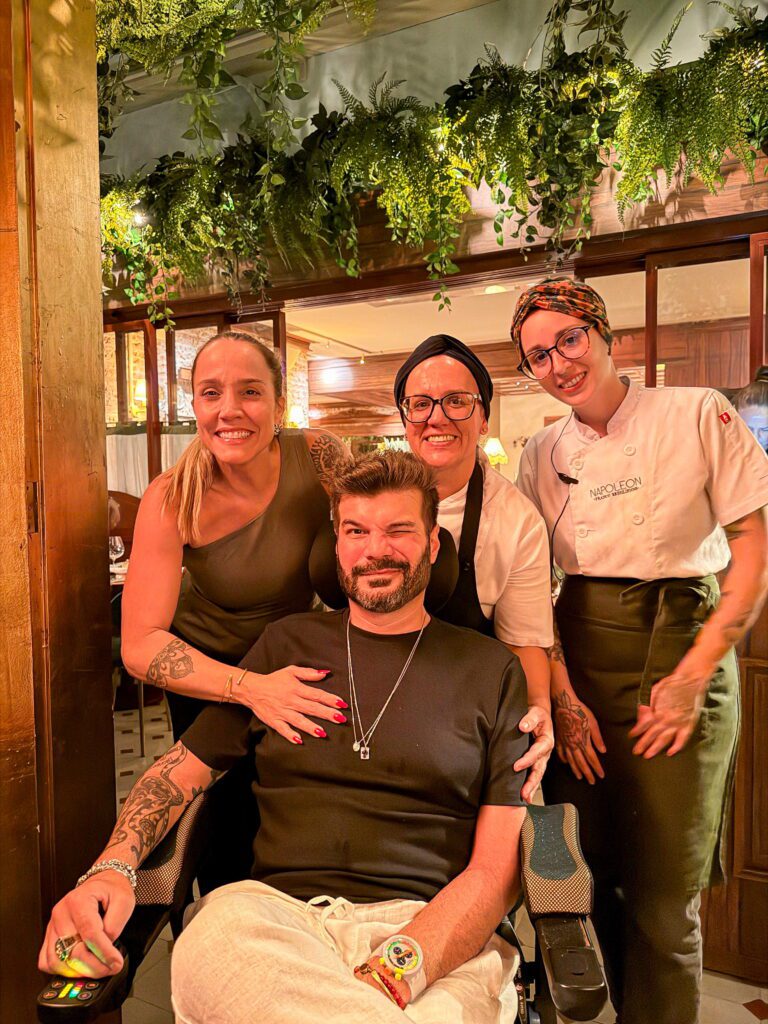 Napoleon recebe a chef Lana Tambelini | Crédito: Hütte