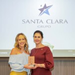 Talita Cury, acionista e conselheira de administração do Grupo Santa Clara, com a presidente da Acirp, Sandra Brandani | Crédito: Fábrica de Retratos