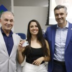 Entrega de carteirinhas da AEAARP | Crédito: Rafael Cautella