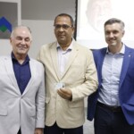 Entrega de carteirinhas da AEAARP | Crédito: Rafael Cautella