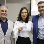 Entrega de carteirinhas da AEAARP | Crédito: Rafael Cautella