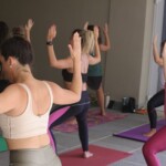 Aula de yoga no Marquises Park Residence | Crédito: Rafael Cautella